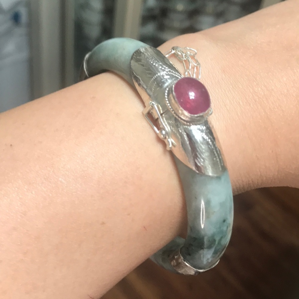 Jade Bracelet With Ruby - image 7